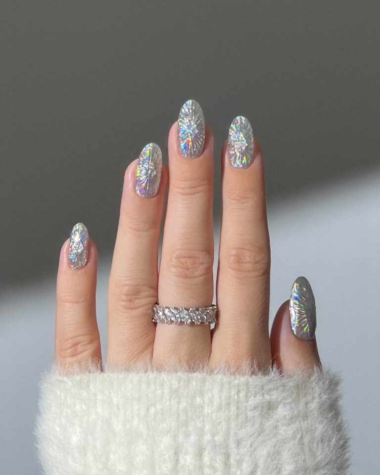 Top 10 Neon Nails for Beach Parties: Bright, Bold & Unforgettable