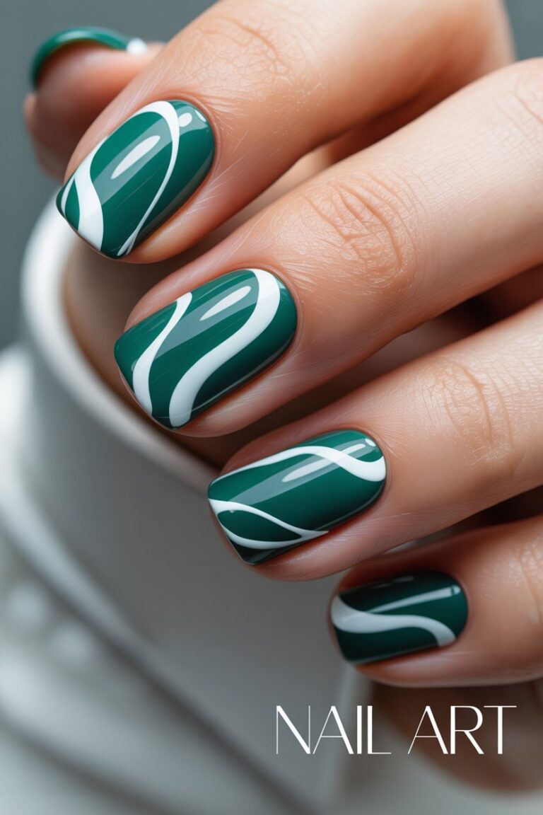 Short Nails with Abstract Lines